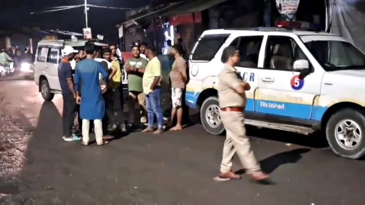 वासेपुर में चली गोली, गैंगस्टर फहीम खान के परिवार पर फायरिंग का आरोप! - FIRING IN DHANBAD
